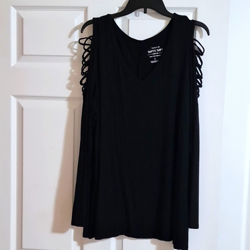 Torrid ladies super soft black long sleeved top size 2